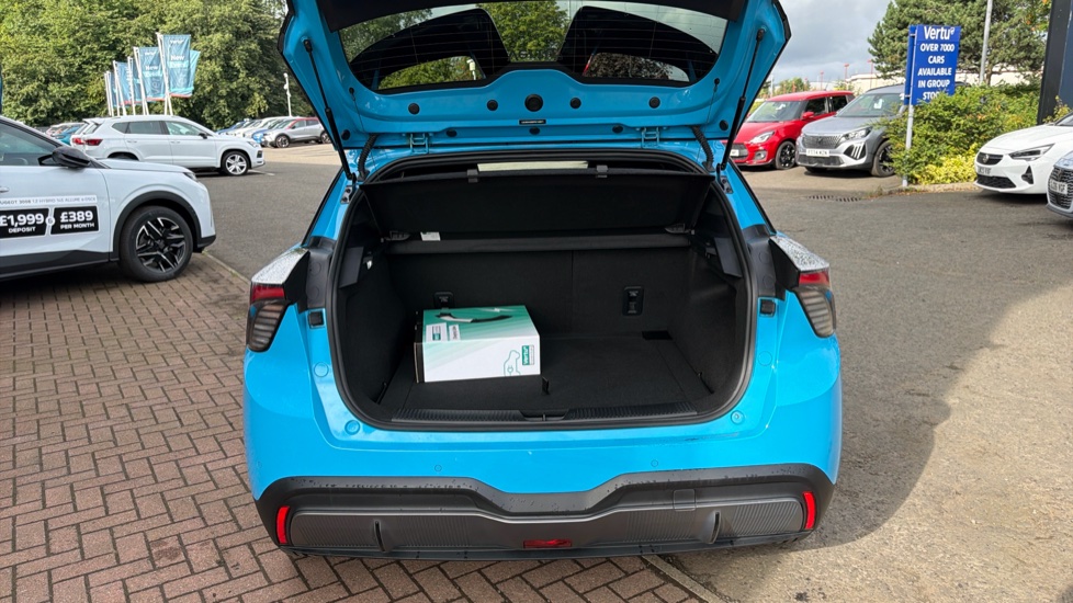 MG MG4 150kW Trophy EV Long Range 64kWh 5dr Auto Electric Hatchback - Image 4