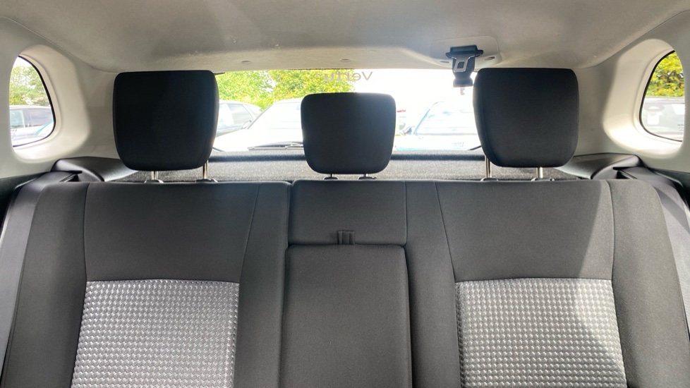 Suzuki S-Cross 1.4 Boosterjet 48V Hybrid Motion 5dr Petrol Hatchback - Image 15