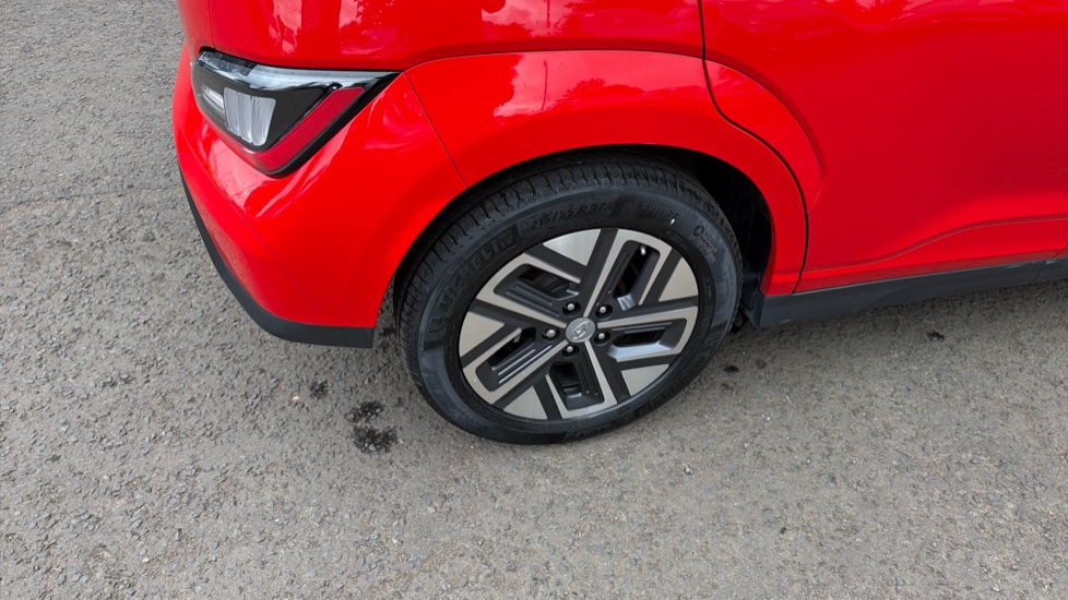 Hyundai KONA 150kW Premium 64kWh 5dr Auto Electric Hatchback - Image 33