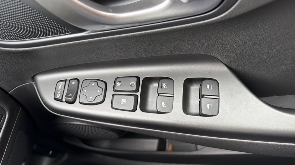 Hyundai KONA 150kW Premium 64kWh 5dr Auto Electric Hatchback - Image 41