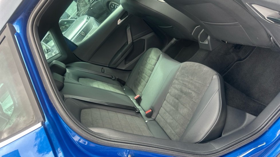 SEAT Arona 1.5 TSI 150 FR Sport 5dr DSG Petrol Hatchback - Image 16