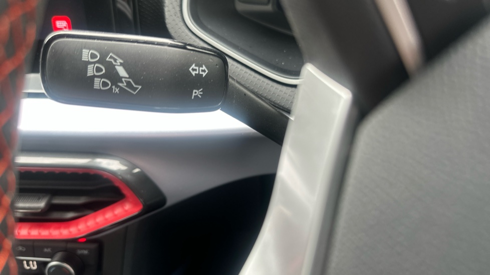SEAT Arona 1.5 TSI 150 FR Sport 5dr DSG Petrol Hatchback - Image 27