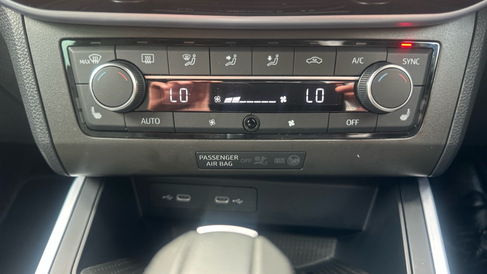 SEAT Arona 1.5 TSI 150 FR Sport 5dr DSG Petrol Hatchback - Image 35