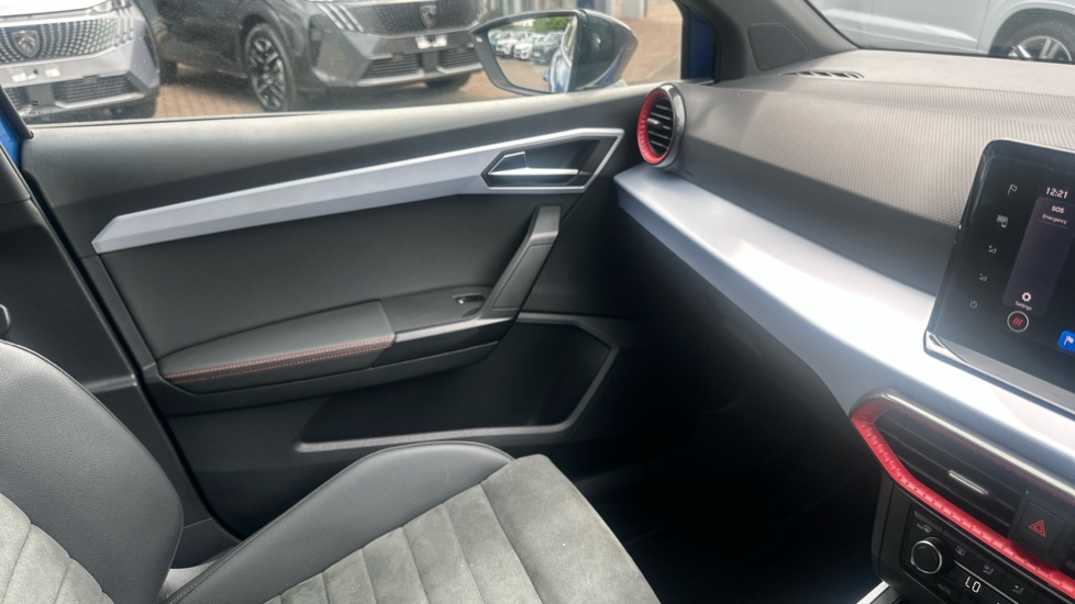 SEAT Arona 1.5 TSI 150 FR Sport 5dr DSG Petrol Hatchback - Image 40