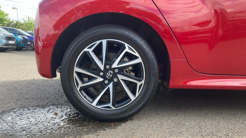 Toyota Yaris 1.5 Hybrid Design 5dr CVT Hybrid Hatchback - Image 7