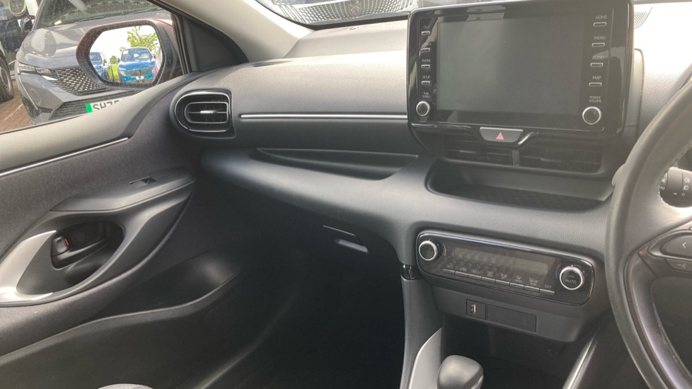 Toyota Yaris 1.5 Hybrid Design 5dr CVT Hybrid Hatchback - Image 14