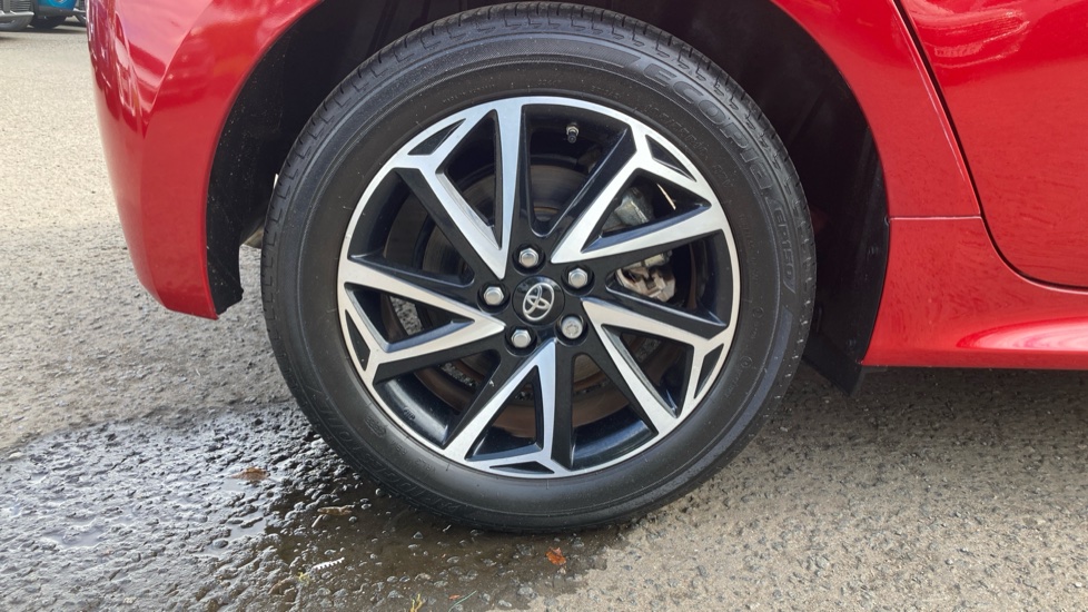 Toyota Yaris 1.5 Hybrid Design 5dr CVT Hybrid Hatchback - Image 22