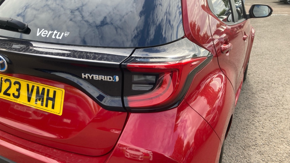 Toyota Yaris 1.5 Hybrid Design 5dr CVT Hybrid Hatchback - Image 28