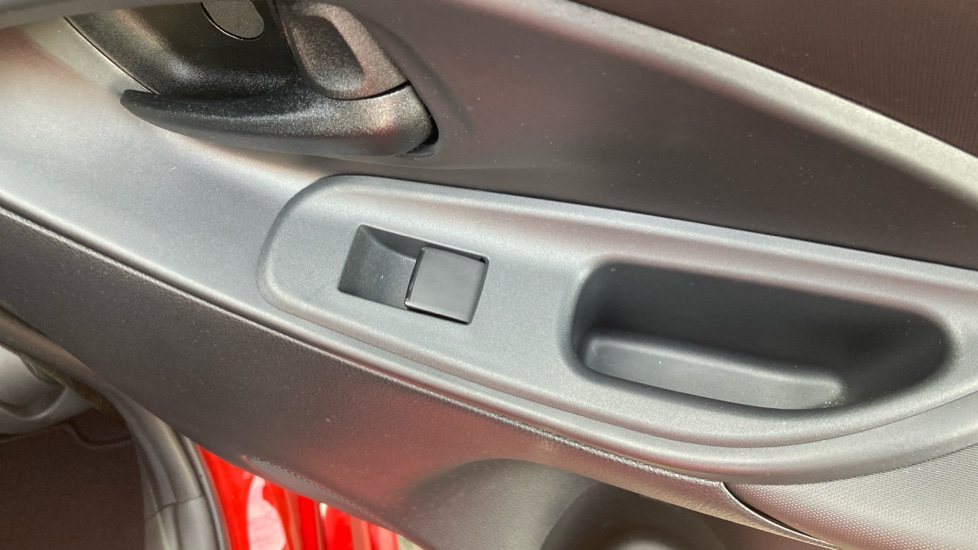 Toyota Yaris 1.5 Hybrid Design 5dr CVT Hybrid Hatchback - Image 30