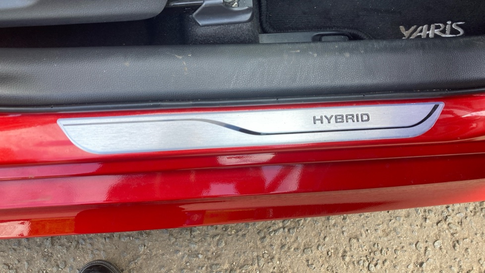 Toyota Yaris 1.5 Hybrid Design 5dr CVT Hybrid Hatchback - Image 32