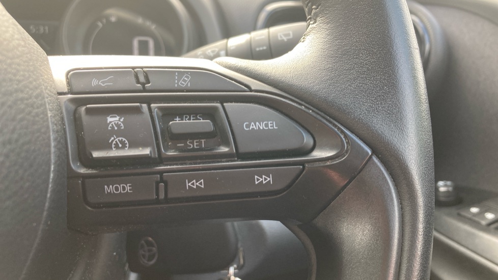Toyota Yaris 1.5 Hybrid Design 5dr CVT Hybrid Hatchback - Image 35