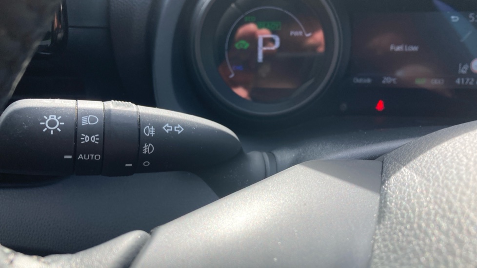Toyota Yaris 1.5 Hybrid Design 5dr CVT Hybrid Hatchback - Image 39