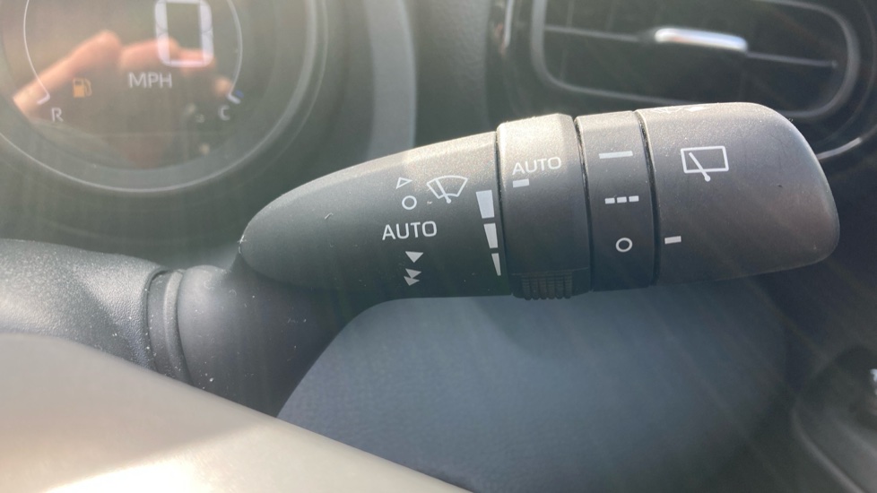 Toyota Yaris 1.5 Hybrid Design 5dr CVT Hybrid Hatchback - Image 40
