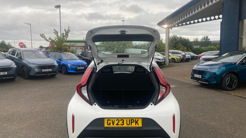 Toyota Aygo X 1.0 VVT-i Pure 5dr Auto Petrol Hatchback - Image 4
