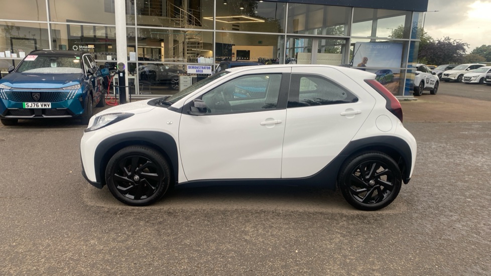 Toyota Aygo X 1.0 VVT-i Pure 5dr Auto Petrol Hatchback - Image 30
