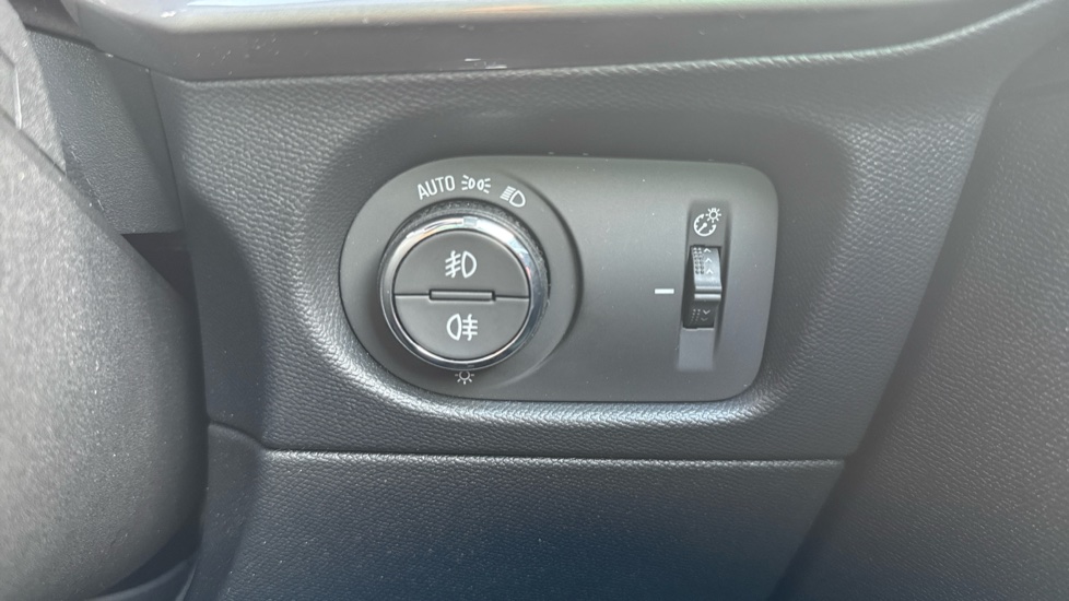 Vauxhall Mokka 100kW Ultimate 50kWh 5dr Auto Electric Hatchback - Image 24