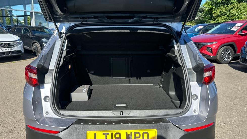 Vauxhall Grandland X 1.2 Turbo Tech Line Nav 5dr Petrol Hatchback - Image 4