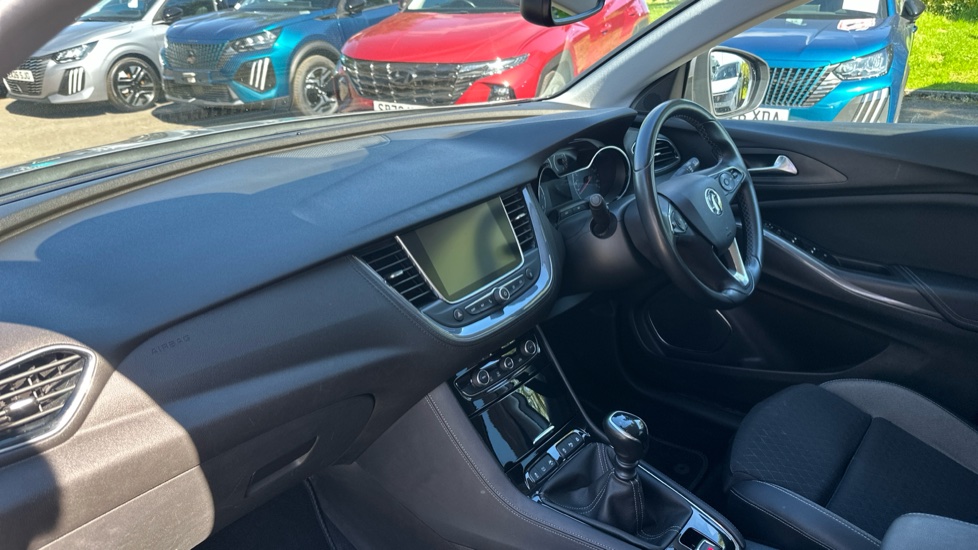 Vauxhall Grandland X 1.2 Turbo Tech Line Nav 5dr Petrol Hatchback - Image 9