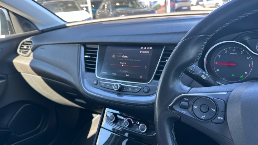 Vauxhall Grandland X 1.2 Turbo Tech Line Nav 5dr Petrol Hatchback - Image 14