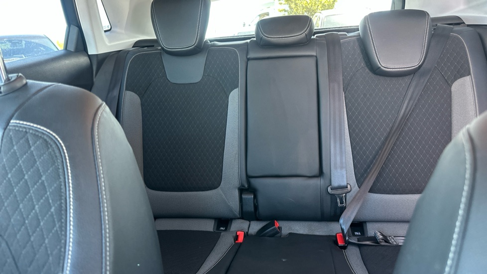 Vauxhall Grandland X 1.2 Turbo Tech Line Nav 5dr Petrol Hatchback - Image 15