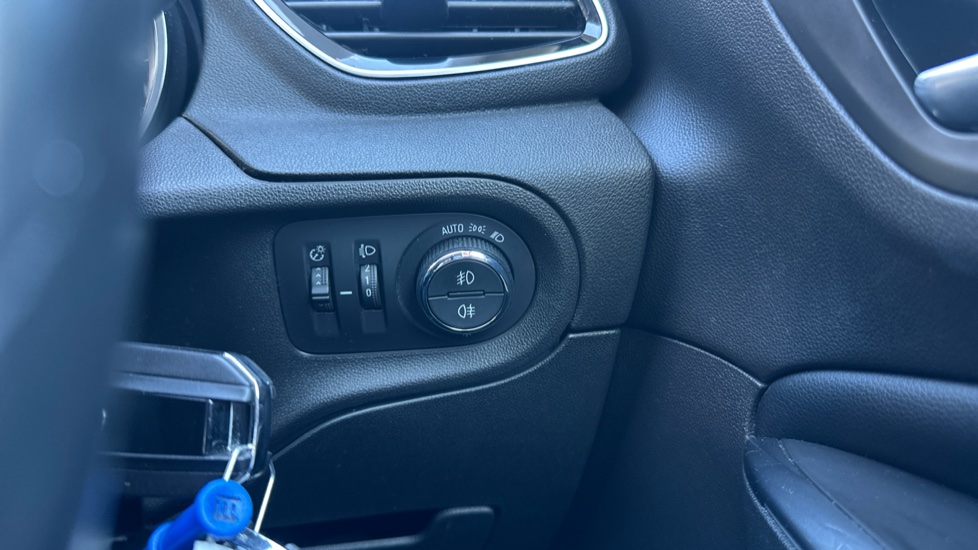Vauxhall Grandland X 1.2 Turbo Tech Line Nav 5dr Petrol Hatchback - Image 35