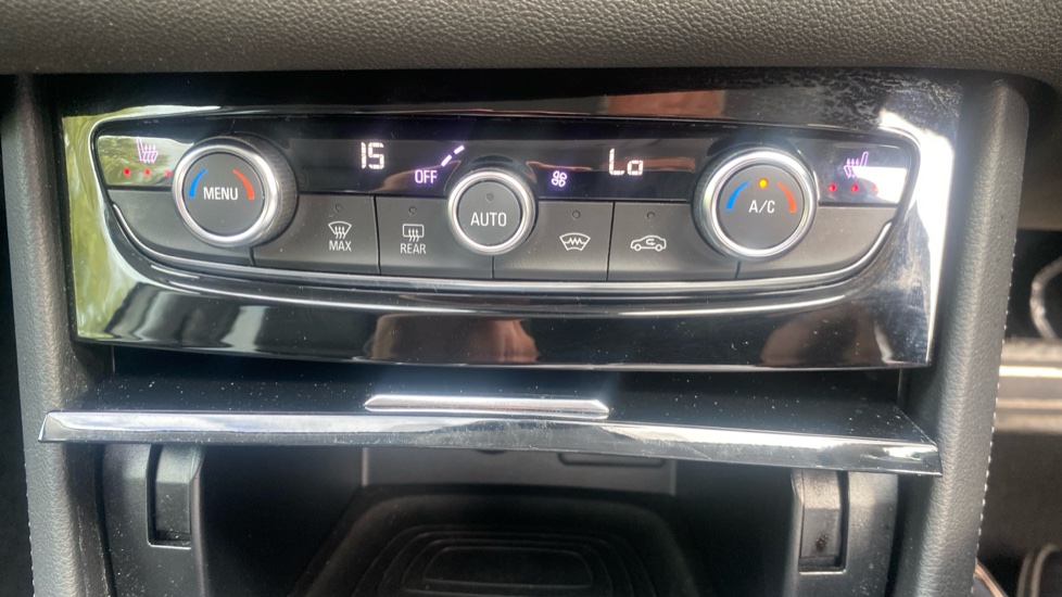 Vauxhall Grandland 1.2 Turbo Ultimate 5dr Auto Petrol Hatchback - Image 26