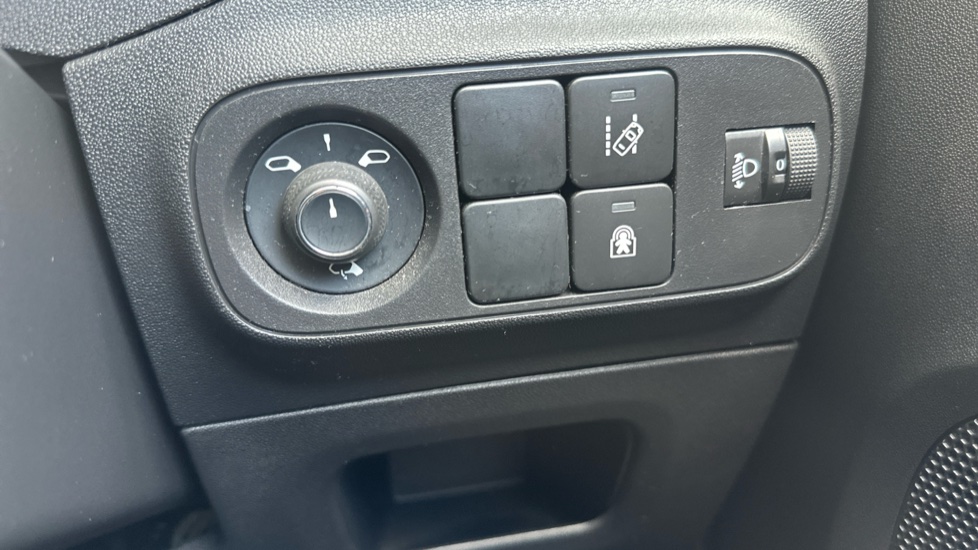 Citroen C3 1.2 PureTech 110 Flair 5dr [6 Speed] Petrol Hatchback - Image 22
