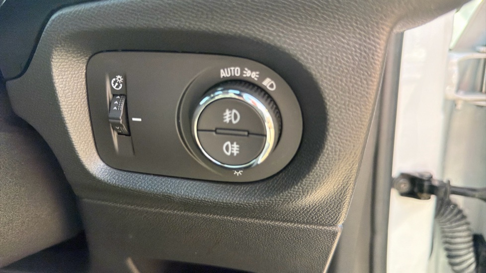 Vauxhall Corsa 100kW Ultimate 50kWh 5dr Auto [11kWCh] Electric Hatchback - Image 32