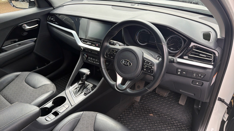 Kia Niro 1.6 GDi Hybrid 2 5dr DCT Hybrid Estate - Image 11