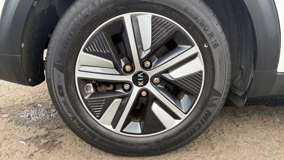 Kia Niro 1.6 GDi Hybrid 2 5dr DCT Hybrid Estate - Image 22