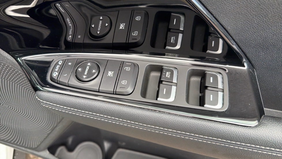 Kia Niro 1.6 GDi Hybrid 2 5dr DCT Hybrid Estate - Image 30
