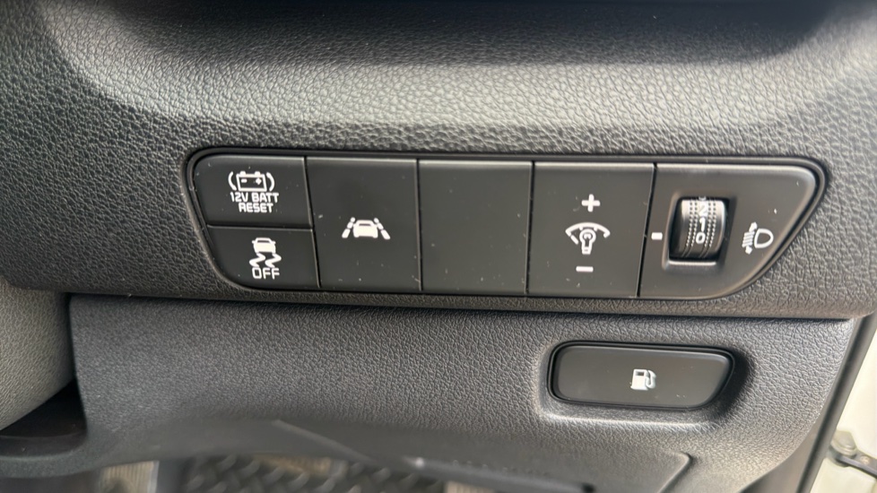 Kia Niro 1.6 GDi Hybrid 2 5dr DCT Hybrid Estate - Image 31