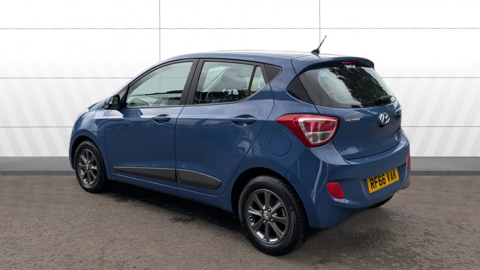 Hyundai i10 1.2 Premium 5dr Petrol Hatchback - Image 2