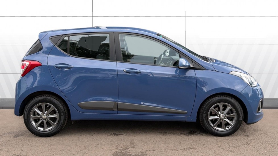 Hyundai i10 1.2 Premium 5dr Petrol Hatchback - Image 5