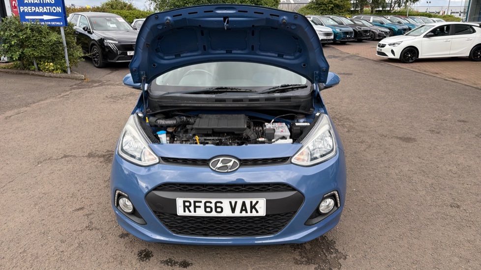 Hyundai i10 1.2 Premium 5dr Petrol Hatchback - Image 8