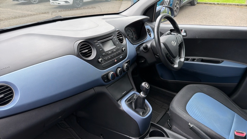Hyundai i10 1.2 Premium 5dr Petrol Hatchback - Image 9