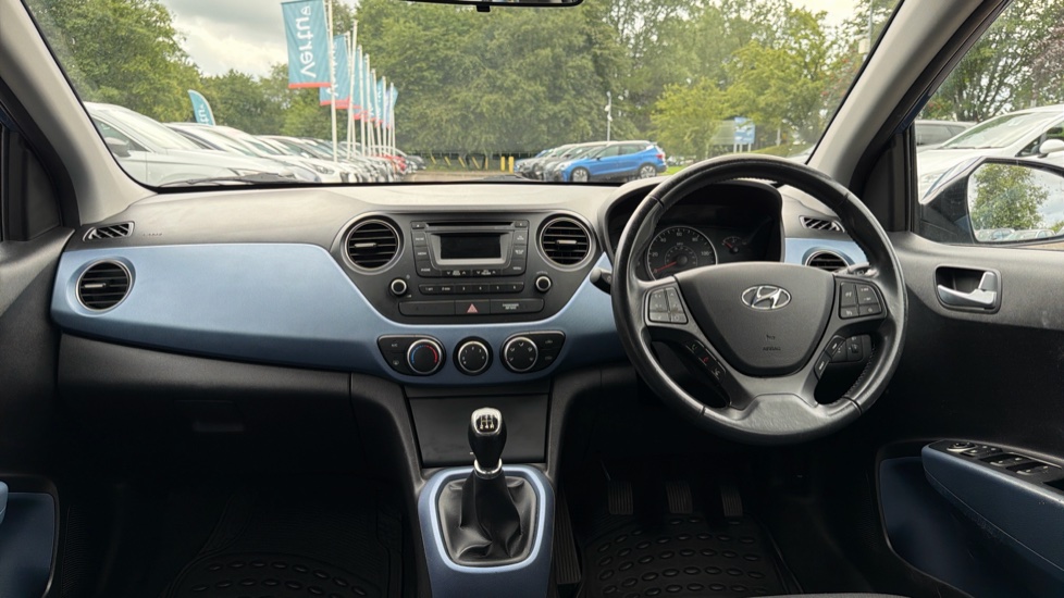 Hyundai i10 1.2 Premium 5dr Petrol Hatchback - Image 10