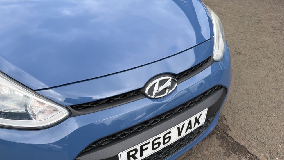 Hyundai i10 1.2 Premium 5dr Petrol Hatchback - Image 24