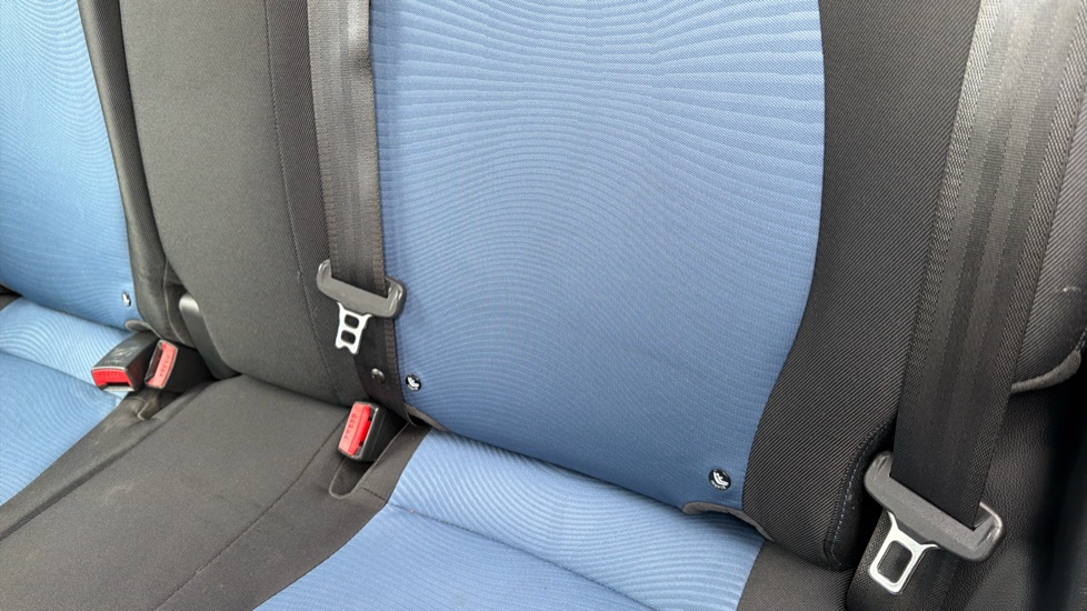 Hyundai i10 1.2 Premium 5dr Petrol Hatchback - Image 34