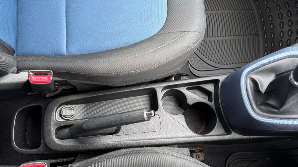 Hyundai i10 1.2 Premium 5dr Petrol Hatchback - Image 37