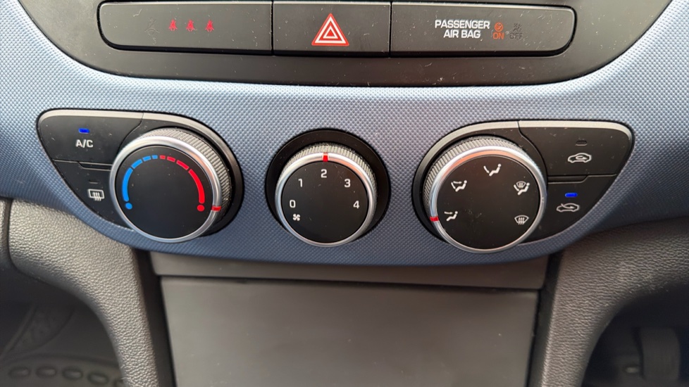 Hyundai i10 1.2 Premium 5dr Petrol Hatchback - Image 42