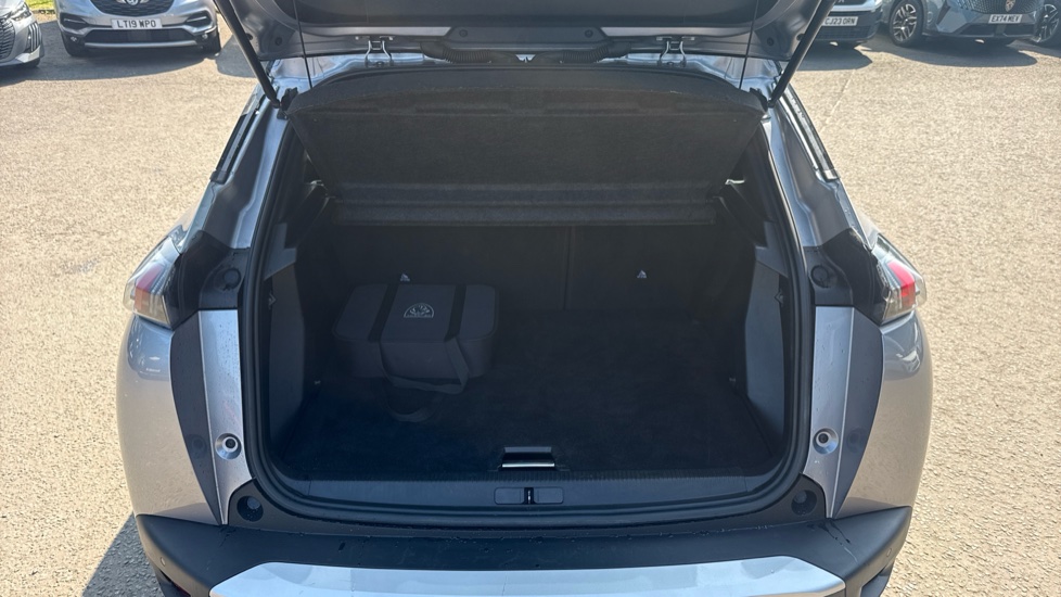 Peugeot 2008 100kW GT 50kWh 5dr Auto Electric Estate - Image 4