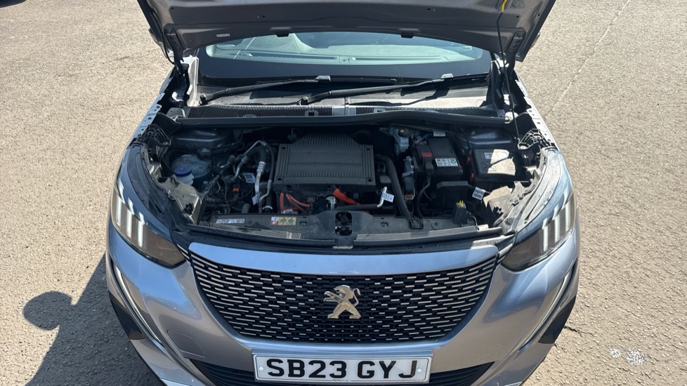 Peugeot 2008 100kW GT 50kWh 5dr Auto Electric Estate - Image 8