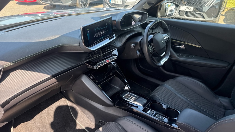 Peugeot 2008 100kW GT 50kWh 5dr Auto Electric Estate - Image 9