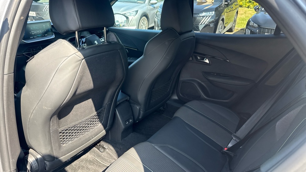 Peugeot 2008 100kW GT 50kWh 5dr Auto Electric Estate - Image 16