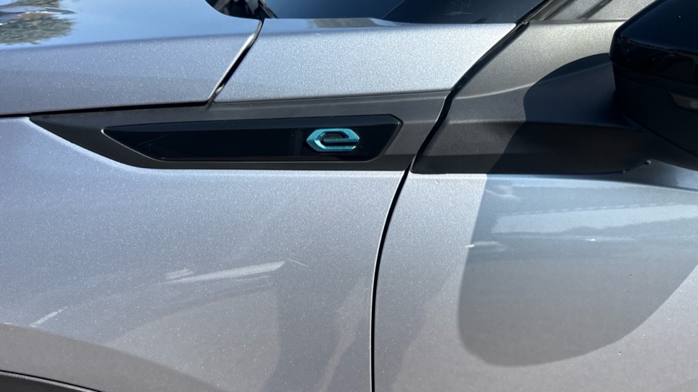 Peugeot 2008 100kW GT 50kWh 5dr Auto Electric Estate - Image 27