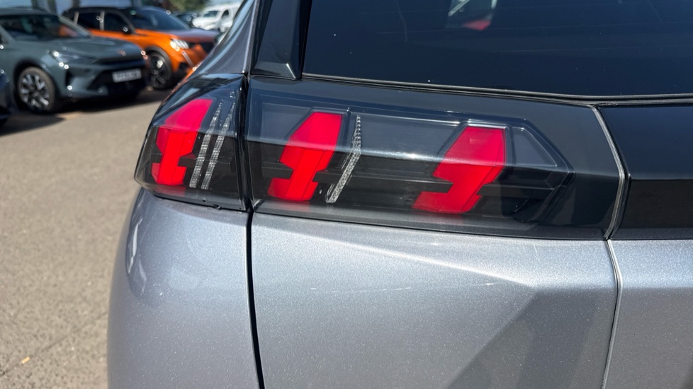 Peugeot 2008 100kW GT 50kWh 5dr Auto Electric Estate - Image 36