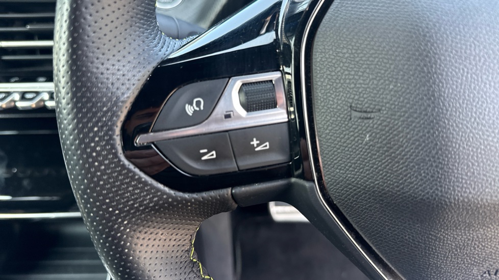 Peugeot 2008 100kW GT 50kWh 5dr Auto Electric Estate - Image 44