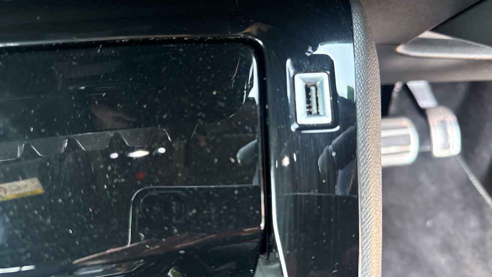 Peugeot 2008 100kW GT 50kWh 5dr Auto Electric Estate - Image 51