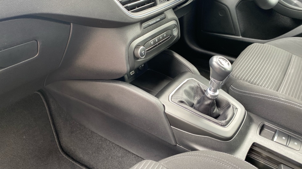 Ford Focus 1.0 EcoBoost Titanium 5dr Petrol Hatchback - Image 13